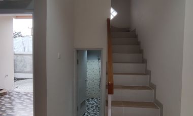 Rumah 2 Lantai Kualitas Bahan Terjamin Terbilang Murah Sawangan Depok