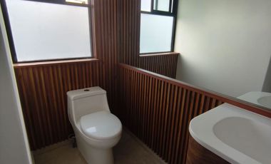 VENTA DE ESPECTACULAR CASA TOTALMENTE REMODELADA EN CIUDAD SATELITE