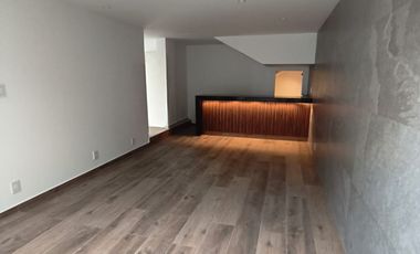 VENTA DE ESPECTACULAR CASA TOTALMENTE REMODELADA EN CIUDAD SATELITE