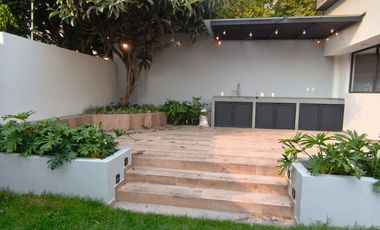 VENTA DE ESPECTACULAR CASA TOTALMENTE REMODELADA EN CIUDAD SATELITE