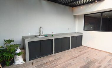VENTA DE ESPECTACULAR CASA TOTALMENTE REMODELADA EN CIUDAD SATELITE