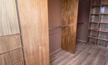 VENTA DE ESPECTACULAR CASA TOTALMENTE REMODELADA EN CIUDAD SATELITE