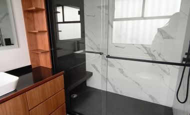 VENTA DE ESPECTACULAR CASA TOTALMENTE REMODELADA EN CIUDAD SATELITE