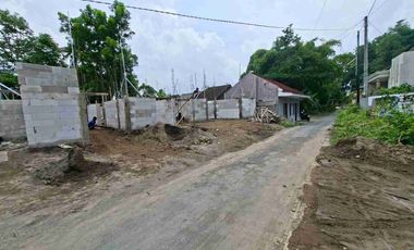 Rumah Murah Strategis TImur Kampus UII Jogja. Free Pajak