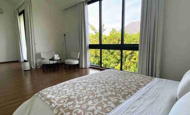 dijual / disewakan rumah cluster mewah kemang swimming pool