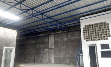 Gudang dan Toko SHM siap huni bagus strategis di Jl Gadobangkong, Cimareme