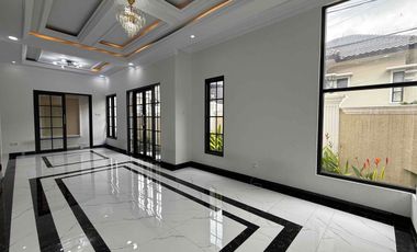 Rumah Klasik Modern 2 Lantai di Jagakarsa  Akses Strategis Dekat Tol Cilandak & TB Simatupang