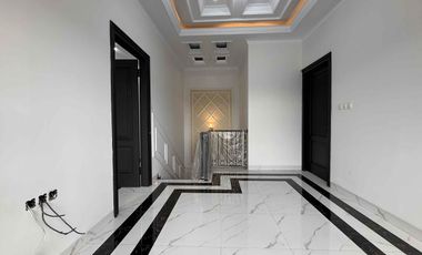 Rumah Klasik Modern 2 Lantai di Jagakarsa  Akses Strategis Dekat Tol Cilandak & TB Simatupang