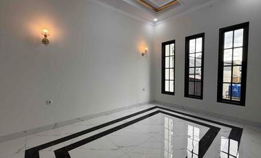 Rumah Klasik Modern 2 Lantai di Jagakarsa  Akses Strategis Dekat Tol Cilandak & TB Simatupang