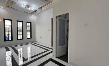 Rumah Klasik Modern 2 Lantai di Jagakarsa  Akses Strategis Dekat Tol Cilandak & TB Simatupang