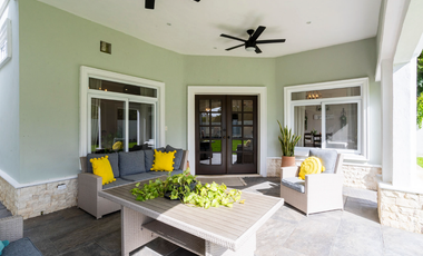 Casa Residencial Completamente Amueblada de Lujo en Privada Residencial al Norte de Merida, Yuc.