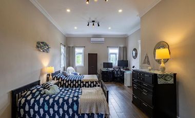 Casa Residencial Completamente Amueblada de Lujo en Privada Residencial al Norte de Merida, Yuc.