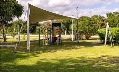 Casa Residencial Completamente Amueblada de Lujo en Privada Residencial al Norte de Merida, Yuc.