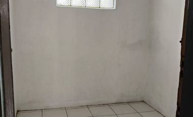 DISEWAKAN RUMAH BARU RENOVASI ATAP & CAT ULANG DI KOMPLEK MARGAHAYU RAYA KOTA BANDUNG