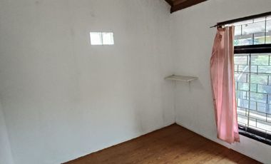 DISEWAKAN RUMAH BARU RENOVASI ATAP & CAT ULANG DI KOMPLEK MARGAHAYU RAYA KOTA BANDUNG