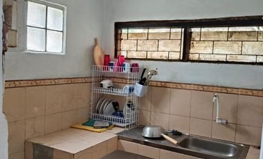 DISEWAKAN RUMAH BARU RENOVASI ATAP & CAT ULANG DI KOMPLEK MARGAHAYU RAYA KOTA BANDUNG