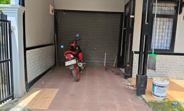 DISEWAKAN RUMAH BARU RENOVASI ATAP & CAT ULANG DI KOMPLEK MARGAHAYU RAYA KOTA BANDUNG