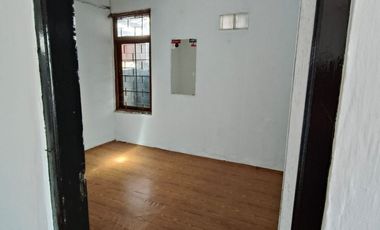 DISEWAKAN RUMAH BARU RENOVASI ATAP & CAT ULANG DI KOMPLEK MARGAHAYU RAYA KOTA BANDUNG