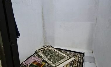 DISEWAKAN RUMAH BARU RENOVASI ATAP & CAT ULANG DI KOMPLEK MARGAHAYU RAYA KOTA BANDUNG