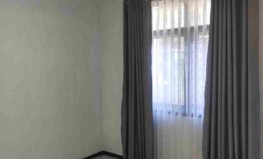 DISEWAKAN RUMAH BARU RENOVASI ATAP & CAT ULANG DI KOMPLEK MARGAHAYU RAYA KOTA BANDUNG