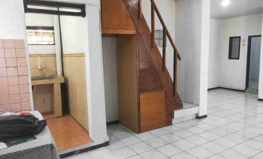 DISEWAKAN RUMAH BARU RENOVASI ATAP & CAT ULANG DI KOMPLEK MARGAHAYU RAYA KOTA BANDUNG