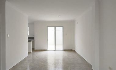 Casa de alquiler en Urbanización Casa Laguna, avenida León Febres Cordero.