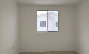 Casa de alquiler en Urbanización Casa Laguna, avenida León Febres Cordero.