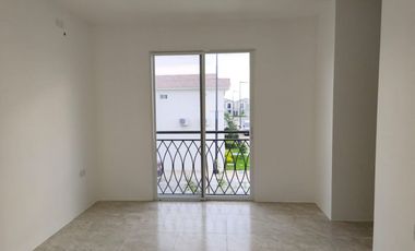 Casa de alquiler en Urbanización Casa Laguna, avenida León Febres Cordero.