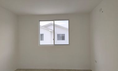 Casa de alquiler en Urbanización Casa Laguna, avenida León Febres Cordero.