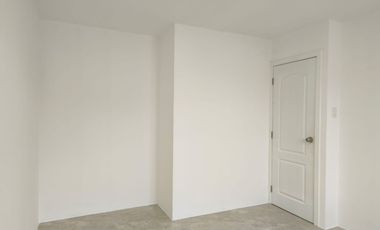 Casa de alquiler en Urbanización Casa Laguna, avenida León Febres Cordero.