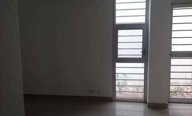 Alquilo departamento en Kennedy Norte, piscina incl.