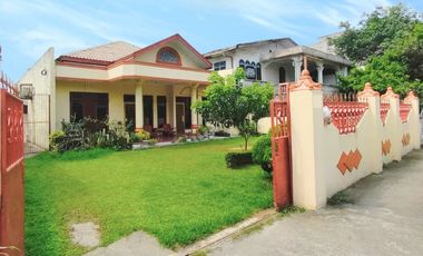 RUMAH SIAP HUNI BERHALAMAN LUAS COCOK BUAT KOST STRATEGIS DI JL. PRAJURIT - MEDAN TIMUR