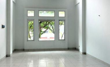 DIJUAL MURAH !!! RUKO BOULEVARD BSD HADAP JALAN RAYA COCOK UNTUK TEMPAT USAHA DI BSD CITY