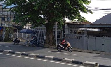 Rumah Hitung Tanah Pinggir Jalan Raya di Kebayoran Lama Jakarta