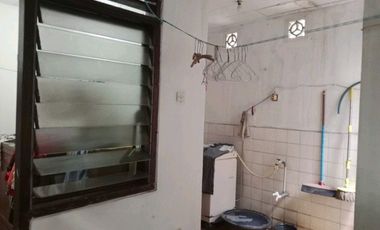 Rumah Hitung Tanah Pinggir Jalan Raya di Kebayoran Lama Jakarta