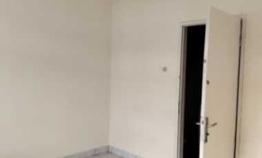 Disewakan rumah 2 1/4 lantai di Daan Mogot arcadia