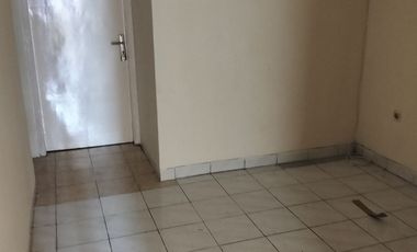 Disewakan rumah 2 1/4 lantai di Daan Mogot arcadia