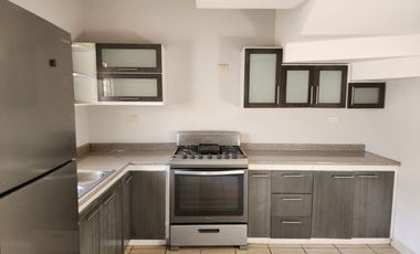 VILAGO RESIDENCIAL CASA EN RENTA AMUEBLADA