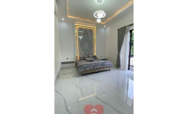 Rumah Mewah Ada Lift dan Kolam Renang di Pondok Indah, Jakarta Selatan