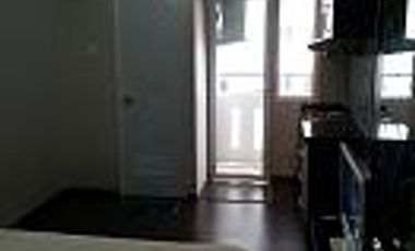 Sewa nyaman untuk jangka panjang! Studio furnished Green Pramuka Mall, fasilitas lengkap, dan lingkungan nyaman