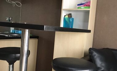 Sewa nyaman untuk jangka panjang! Studio furnished Green Pramuka Mall, fasilitas lengkap, dan lingkungan nyaman