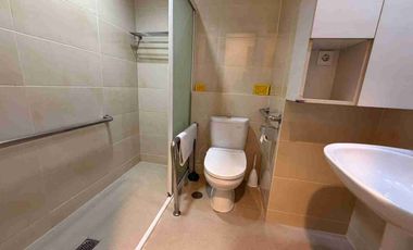 Dijual Apartemen 4BR, lt.6, pool view, di Hampton's Park Pondok indah