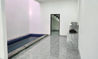 Di Jual Rumah Citra 1 Boulevard Lengkap dengan Kolam Renang
