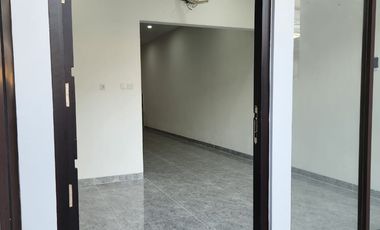 Di Jual Rumah Citra 1 Boulevard Lengkap dengan Kolam Renang