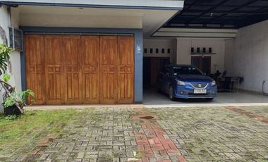 Dijual Rumah 2 Lantai Lokasi Strategis di Meruya - Jakarta Barat