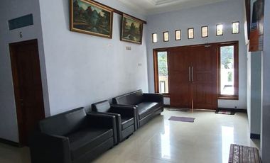 Dijual Rumah 2 Lantai Lokasi Strategis di Meruya - Jakarta Barat
