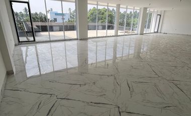 Gedung komersil duren sawit rapih siap pakai