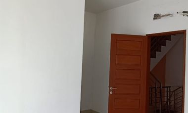 Disewakan rumah siap huni 2 1/4 lt di Citra garden 5