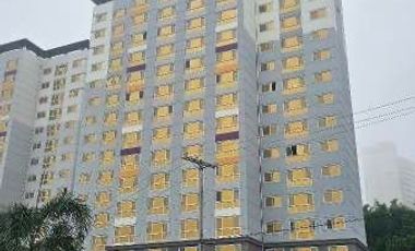 Fully Furnished Condominium with Lake View