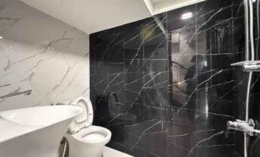 Rumah 4 Lantai Modern Classic , Private lift dan Private pool di Lokasi Premium Pejaten Jakarta Selatan.